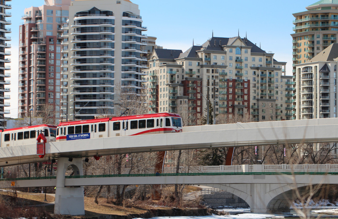 Read more about the article Calgary Transit Guide | How bad is the transit in Calgary?